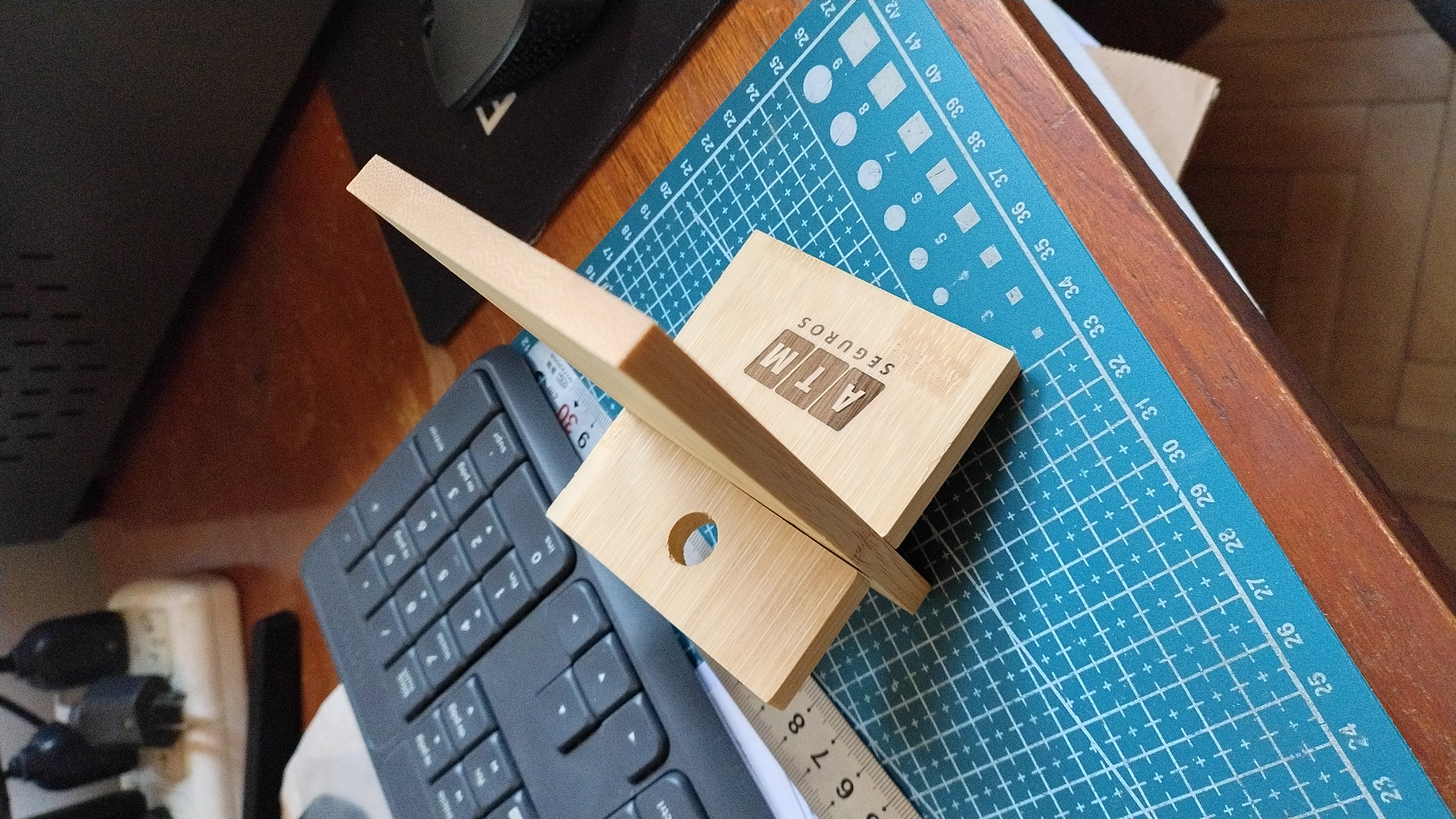 Madera y Cuero — Marka Laser